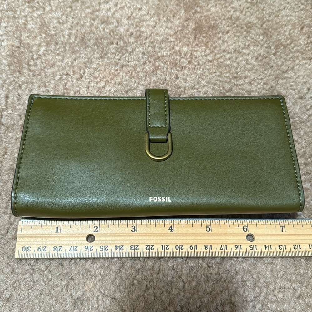 Fossil Kier Tab Clutch Green Moss